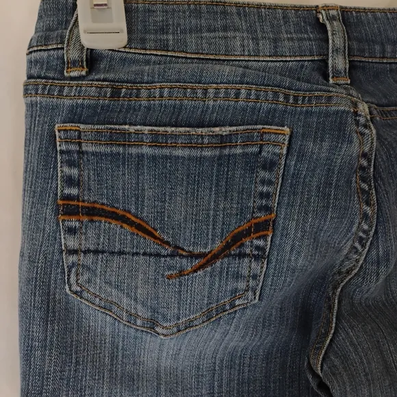 Women's Vintage Y2K Distressed Ripped Denim Flared Boot cut Medium Wash Jeans